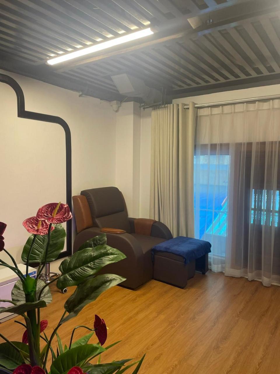 Hotel Veshia &
