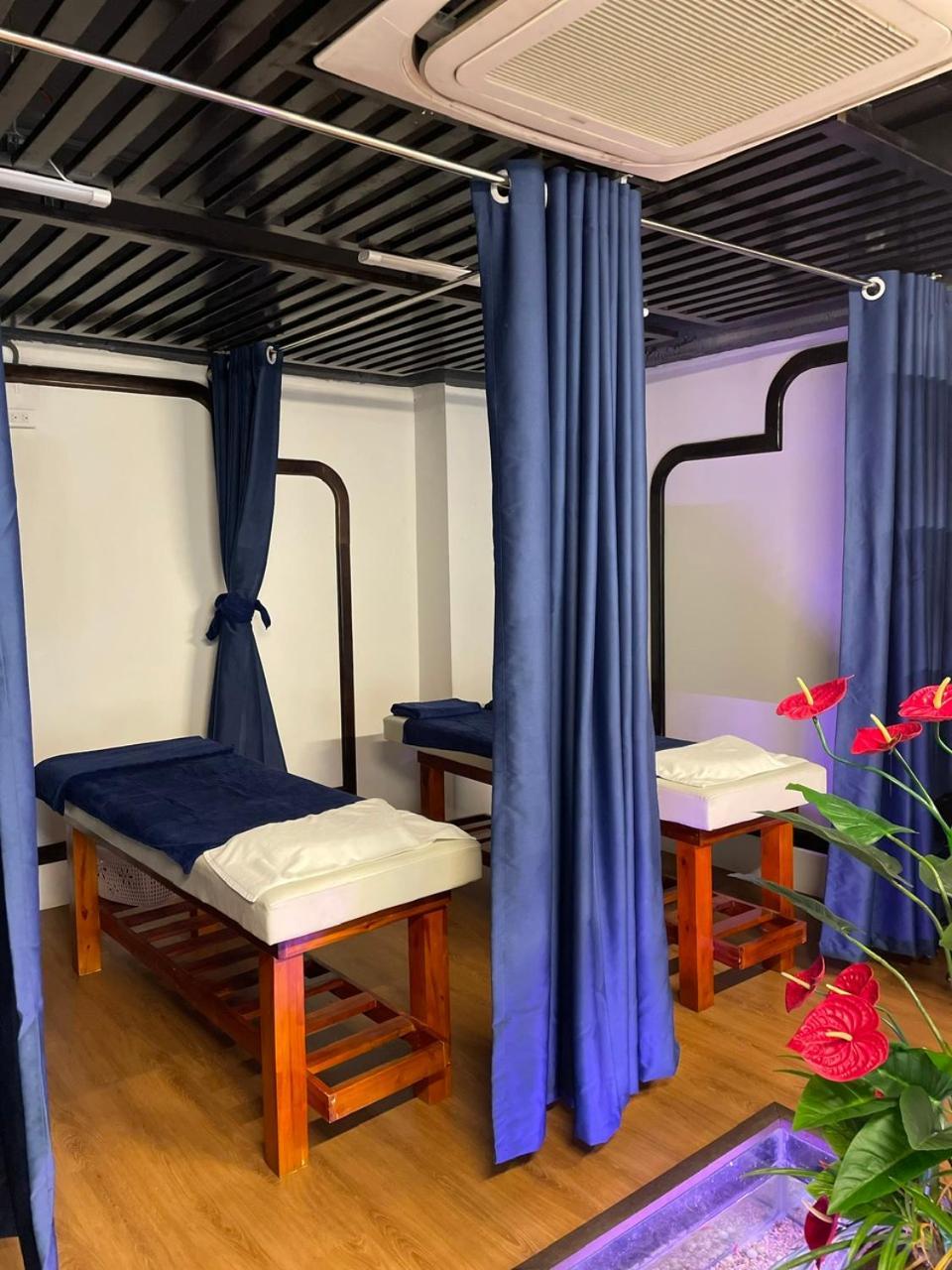 Hotel Veshia &
