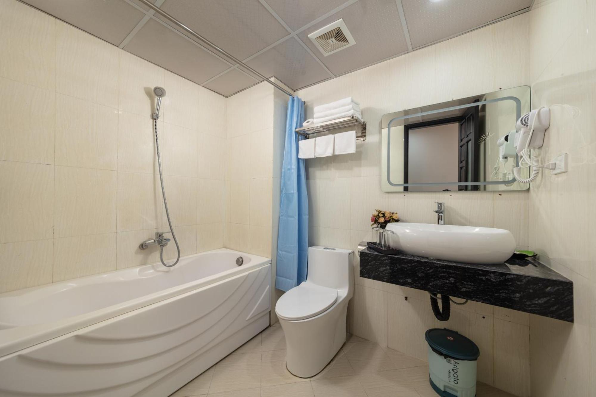 Liliane And Travel Hotel 3*