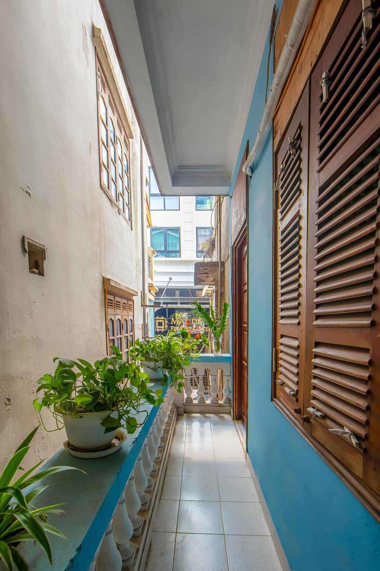 Downtown & Rooftop Bar Nhà trọ