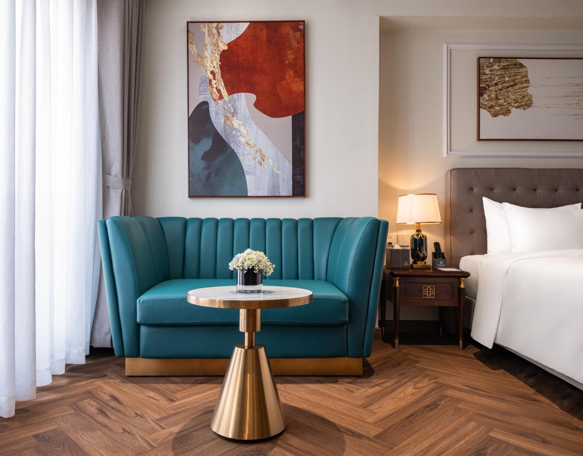 L'signature & Hotel