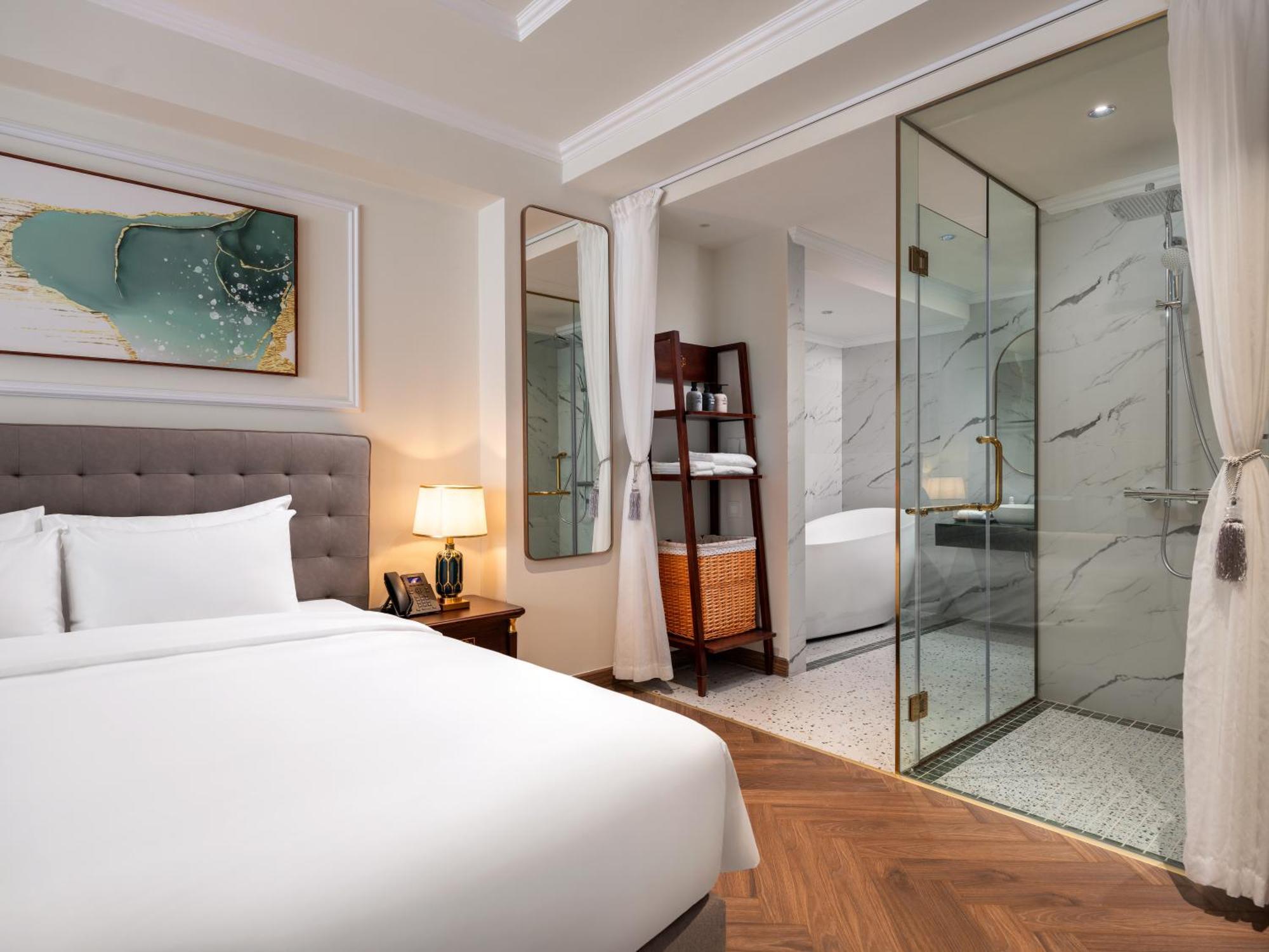 Hotel L'signature & Hanoi