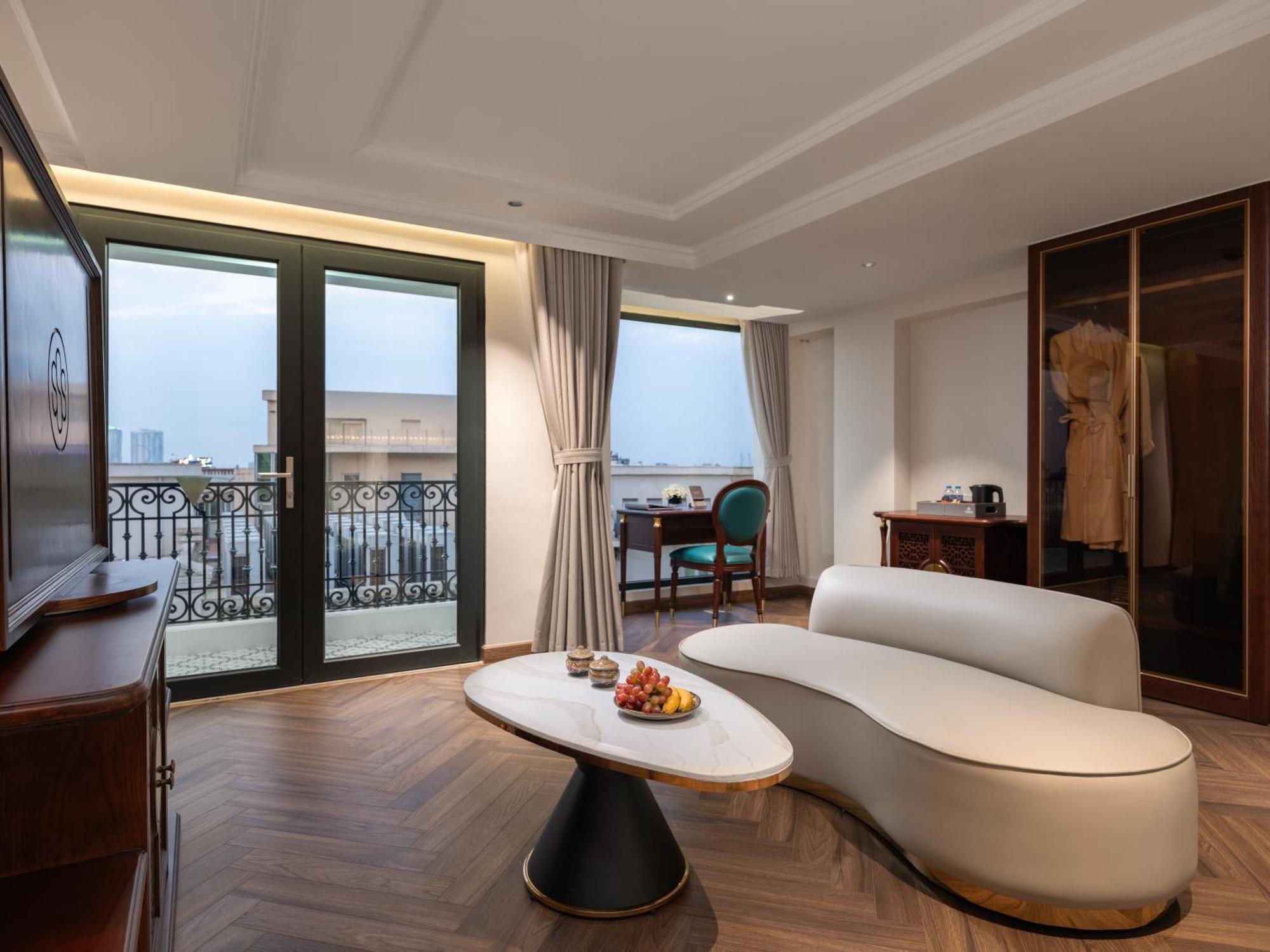 L'signature & Hotel