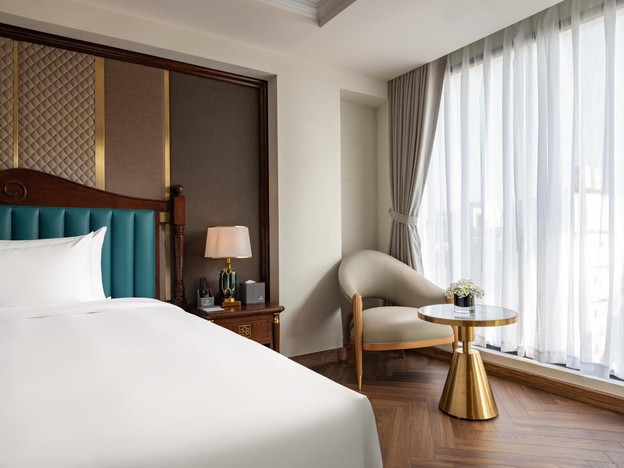 L'signature & Khách sạn 4*