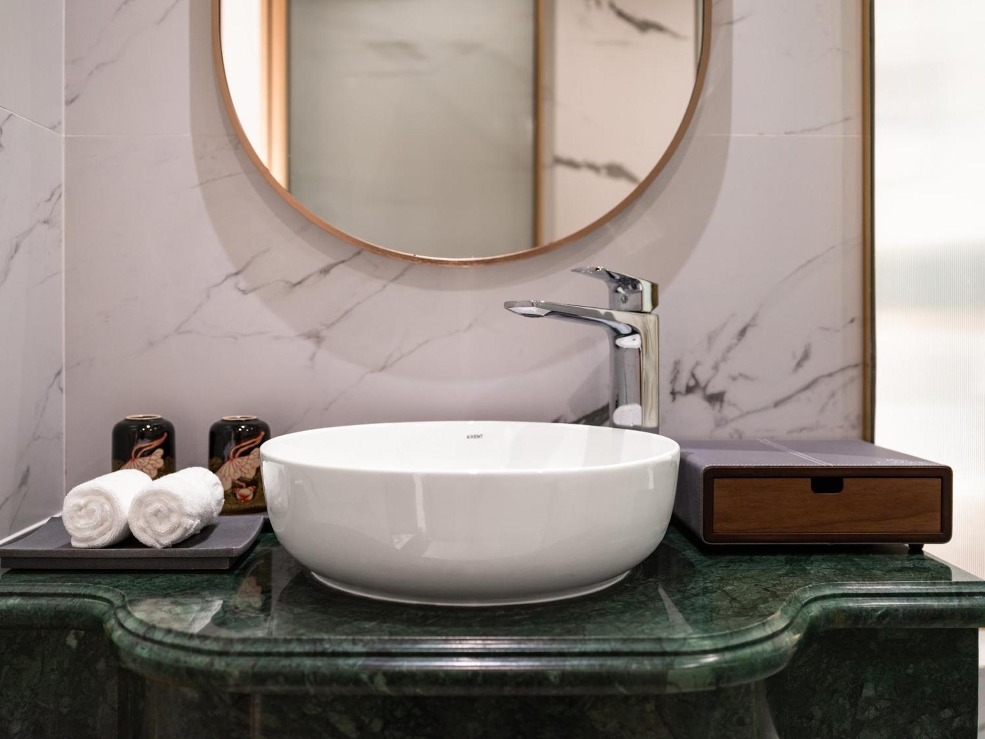 L'signature & Khách sạn Hà Nội