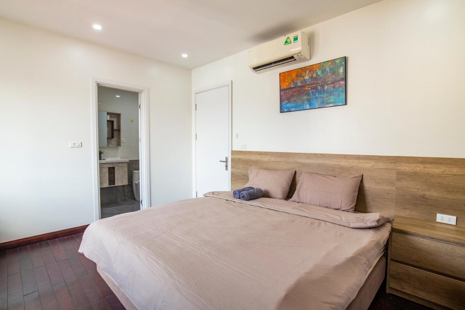 The Valley - Westlake Apartment