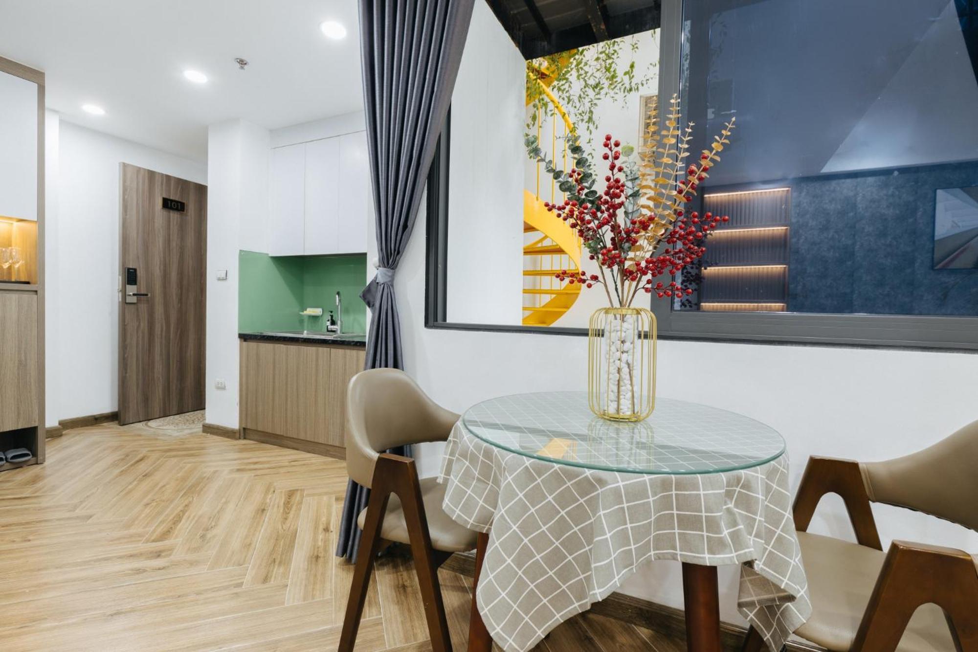 Hotel Westlake Emerald Hanoi