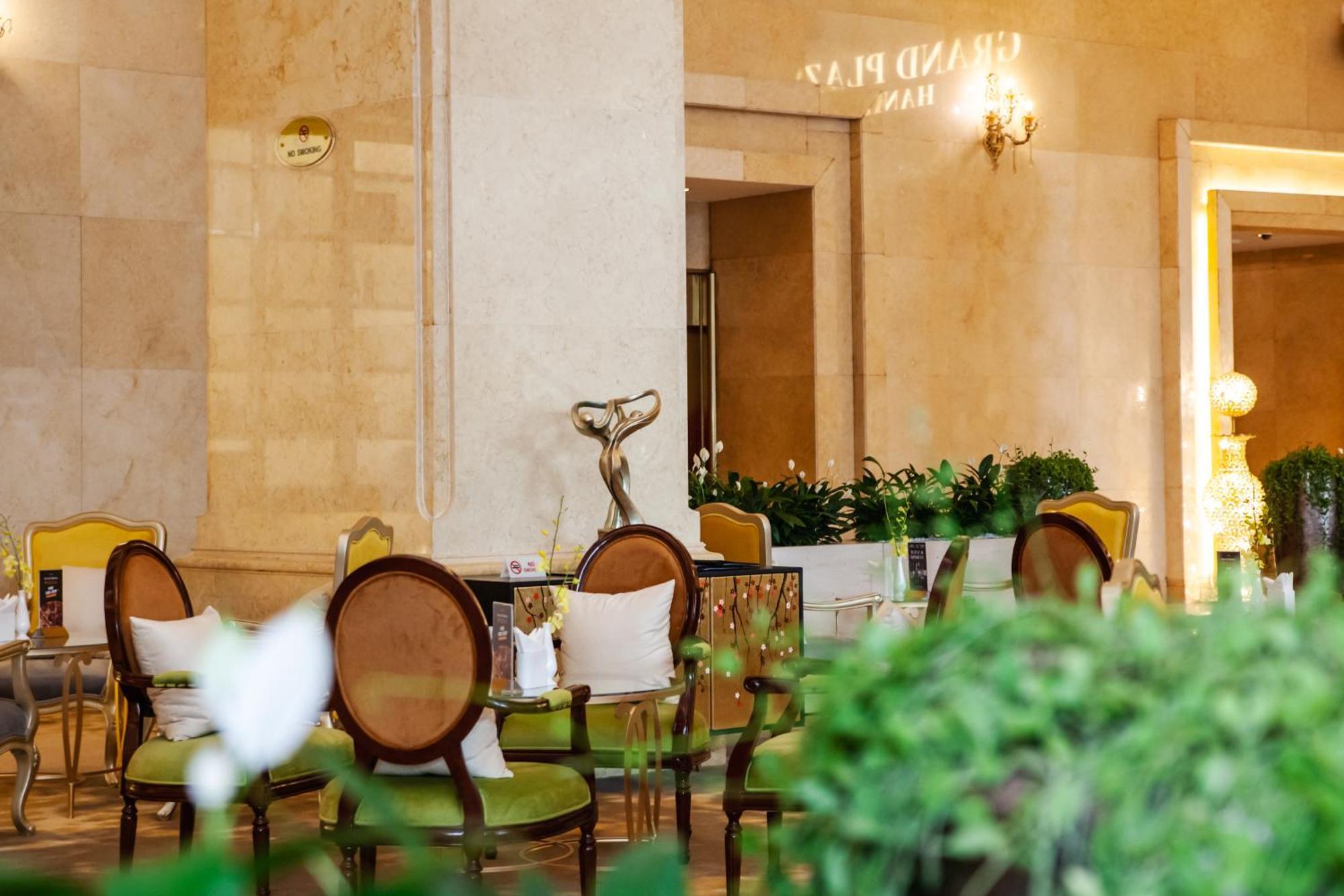 Grand Plaza Hotel 5*