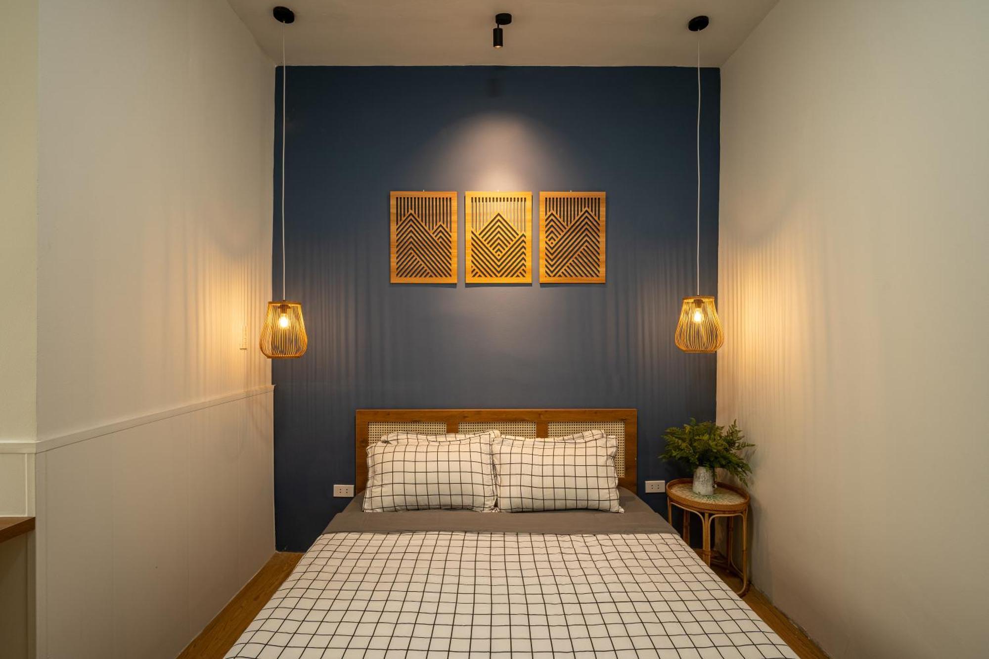 Spacious 2br W/ 2 Bathrooms & Elevator @ Downtown Hanoi