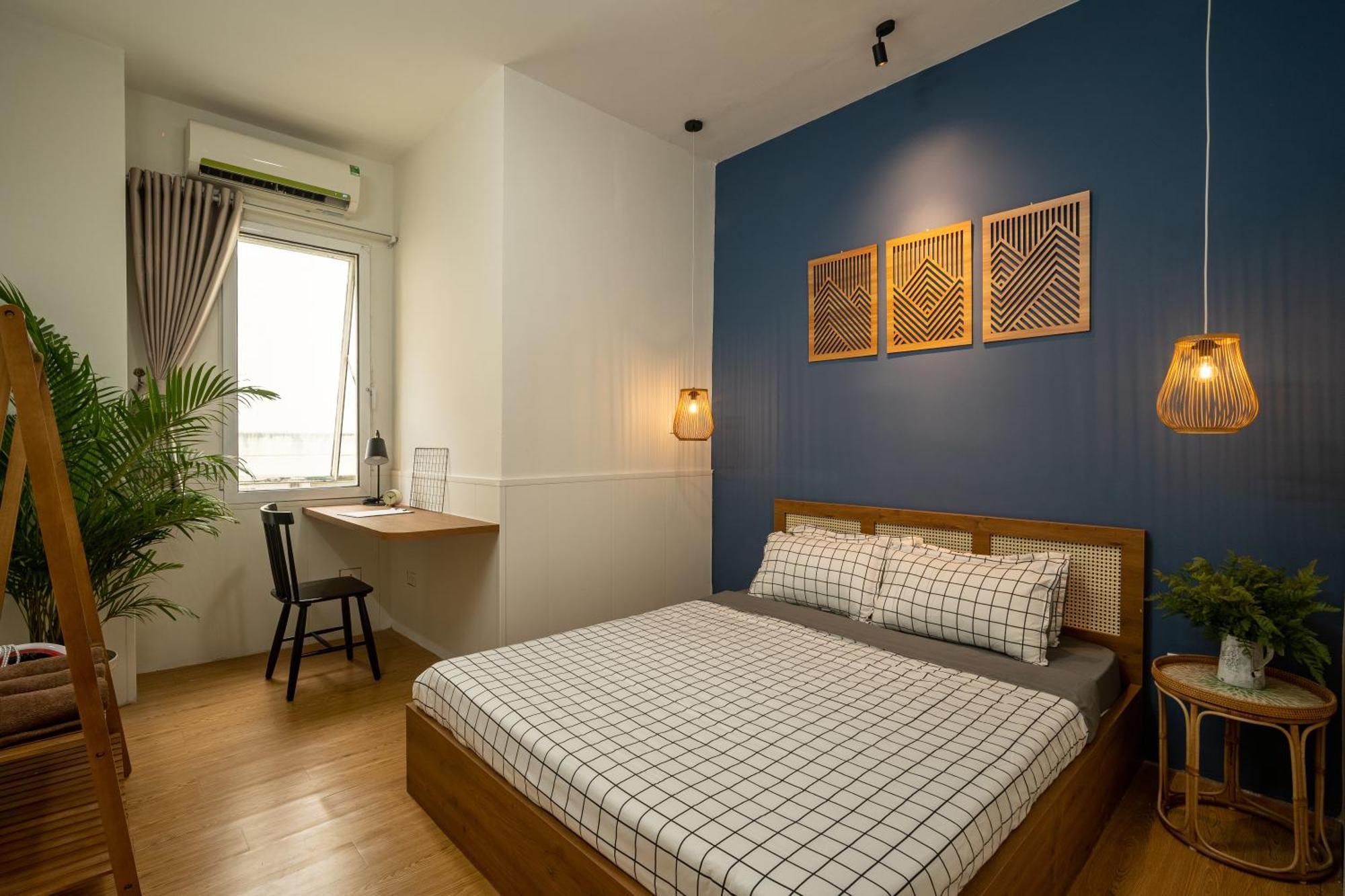 Spacious 2br W/ 2 Bathrooms & Elevator @ Downtown Apartment Hanoi