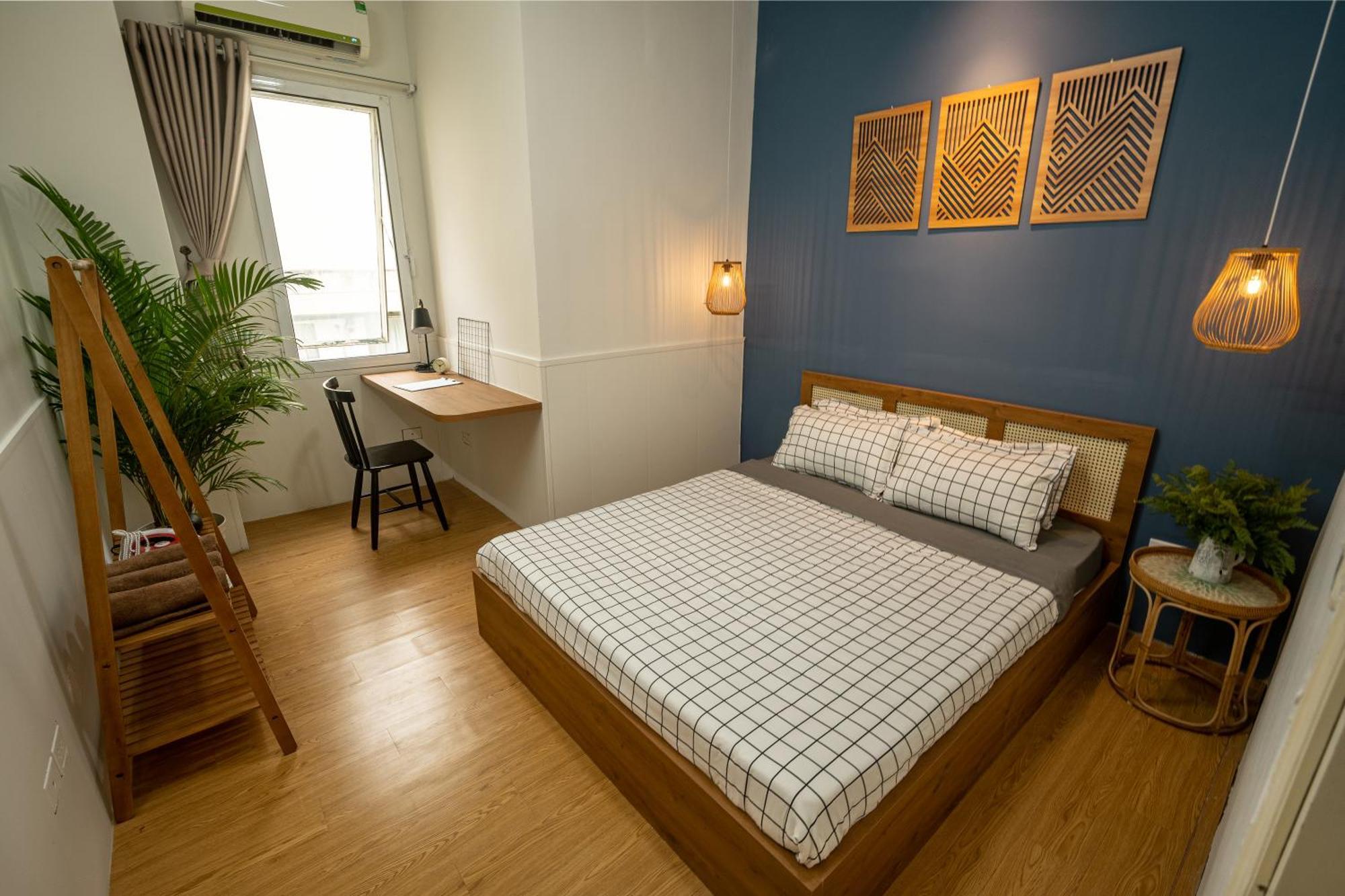 Spacious 2br W/ 2 Bathrooms & Elevator @ Downtown Apartment Hanoi