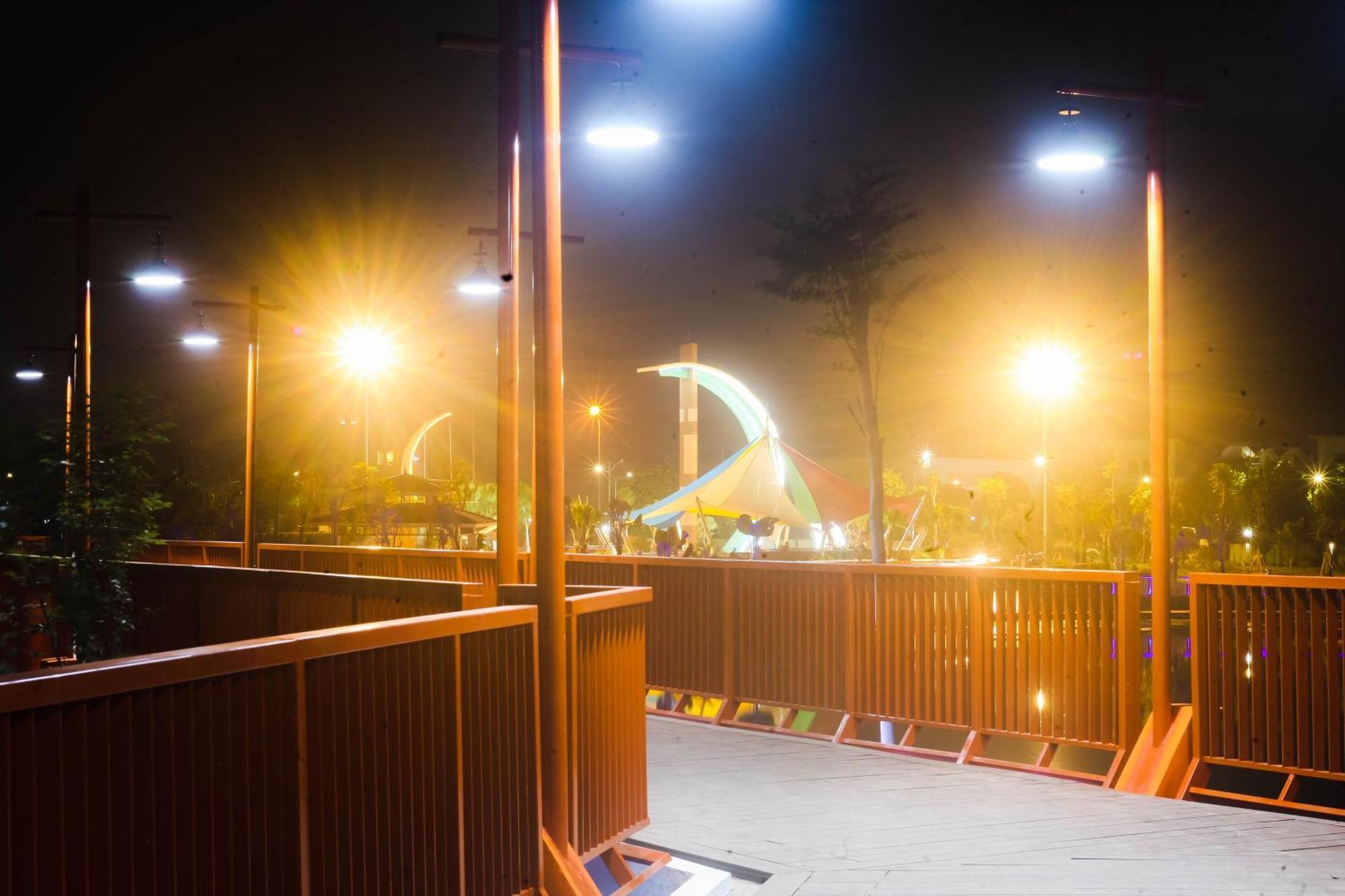 Line Long Bien - Serviced - Ngoc Thuy - * Hanoi
