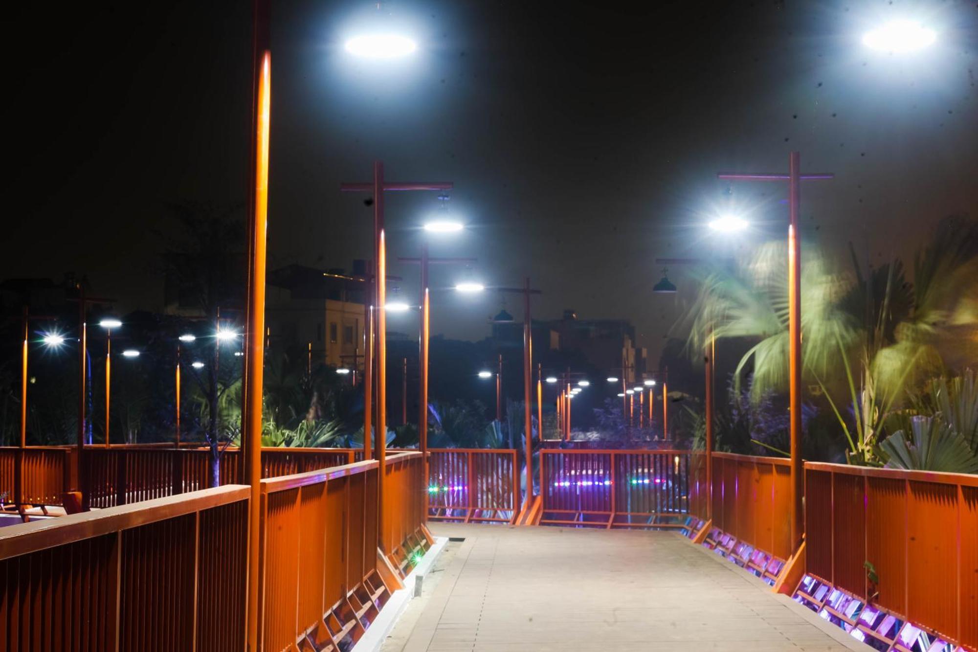Line Long Bien - Serviced - Ngoc Thuy - Hanoi