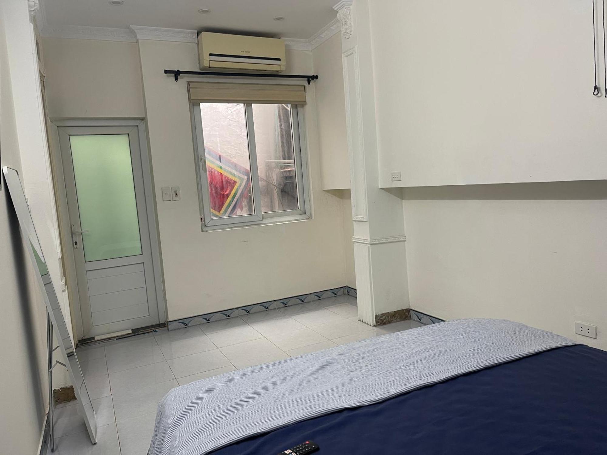 Hostel Sword