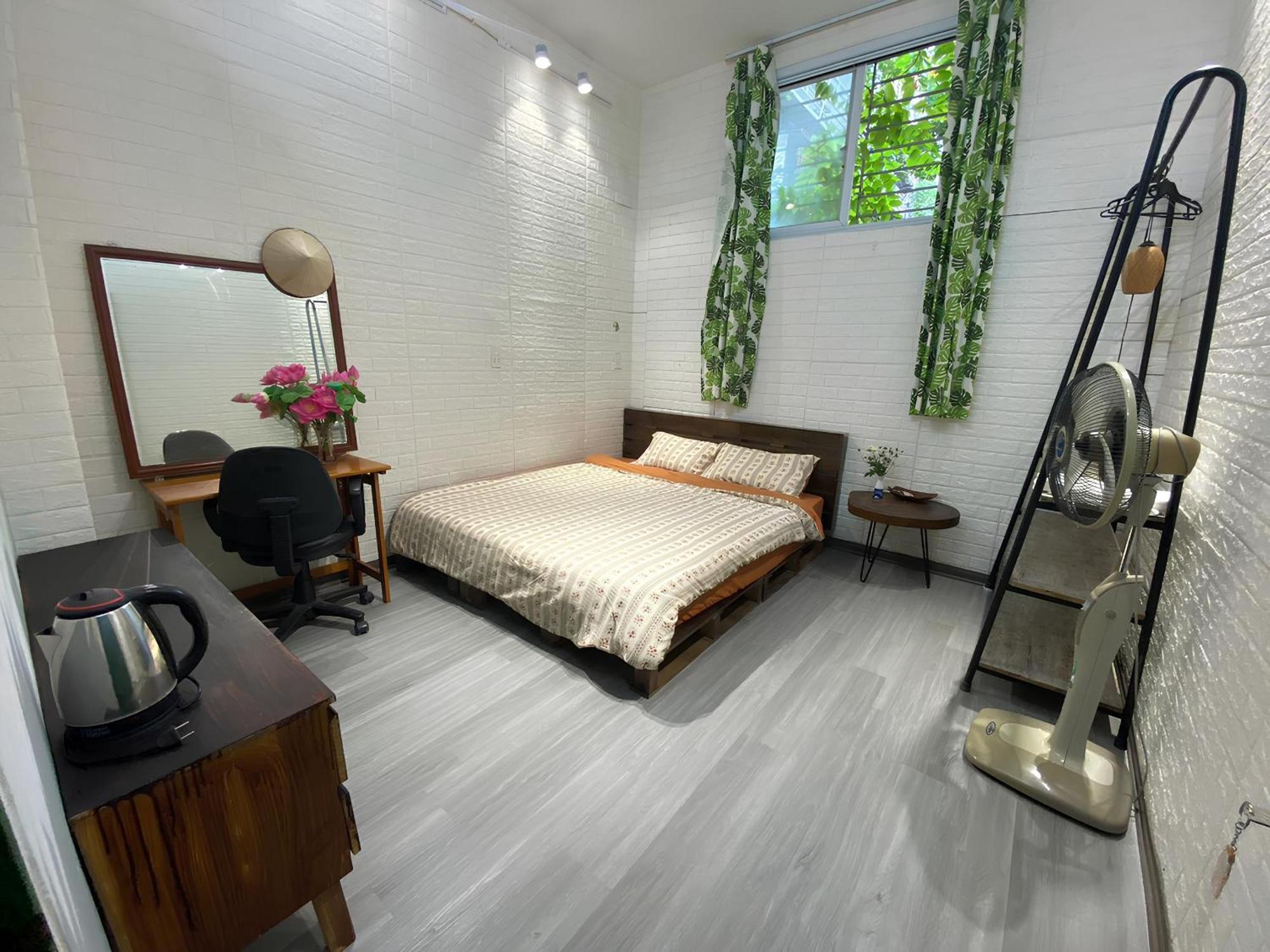 Homestay Anchie Ly Nam De- Ha Noi Train Street- Ha Noi Old Quarter *