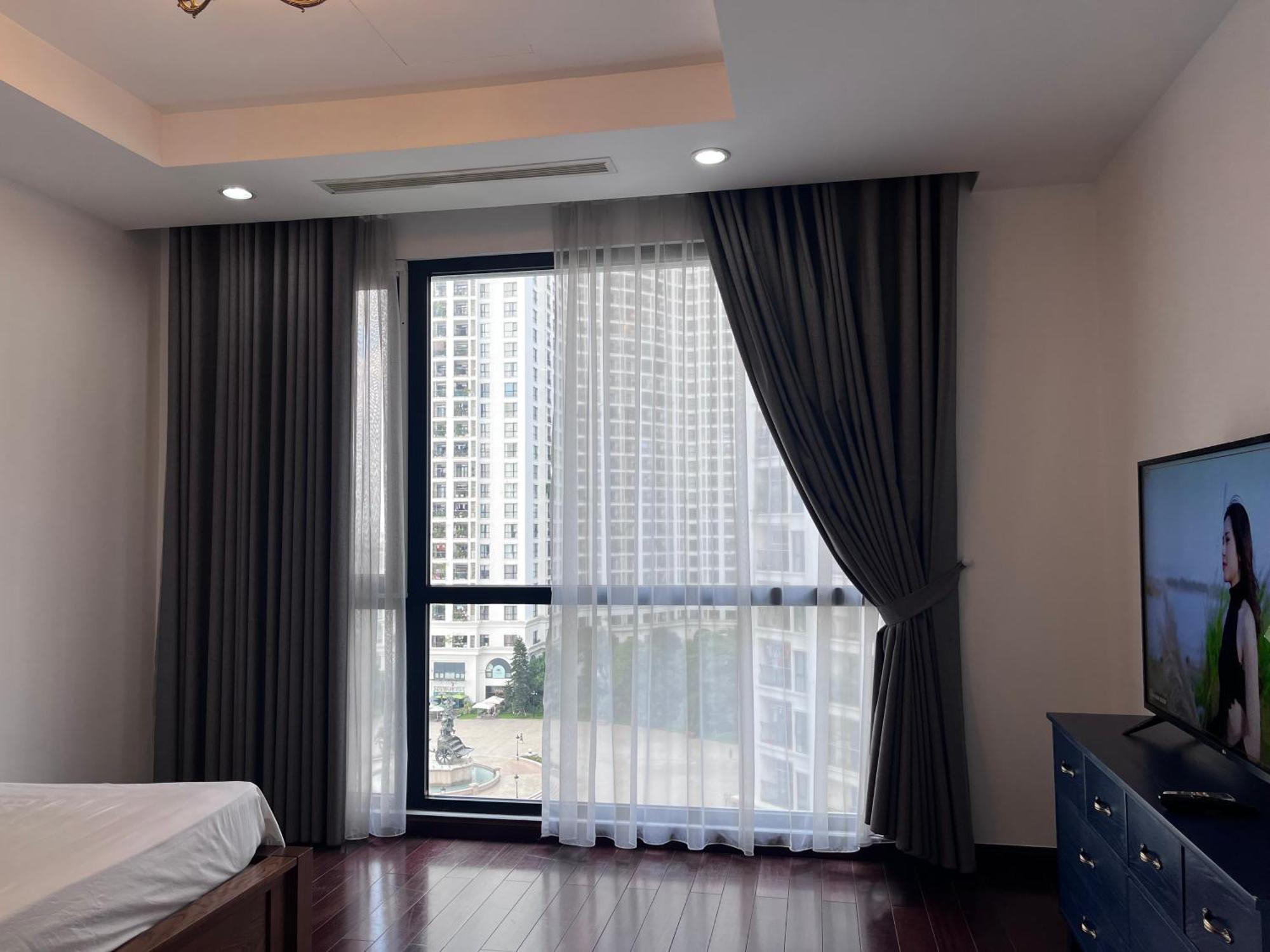 Vinhomes Royal 3 Br Căn hộ