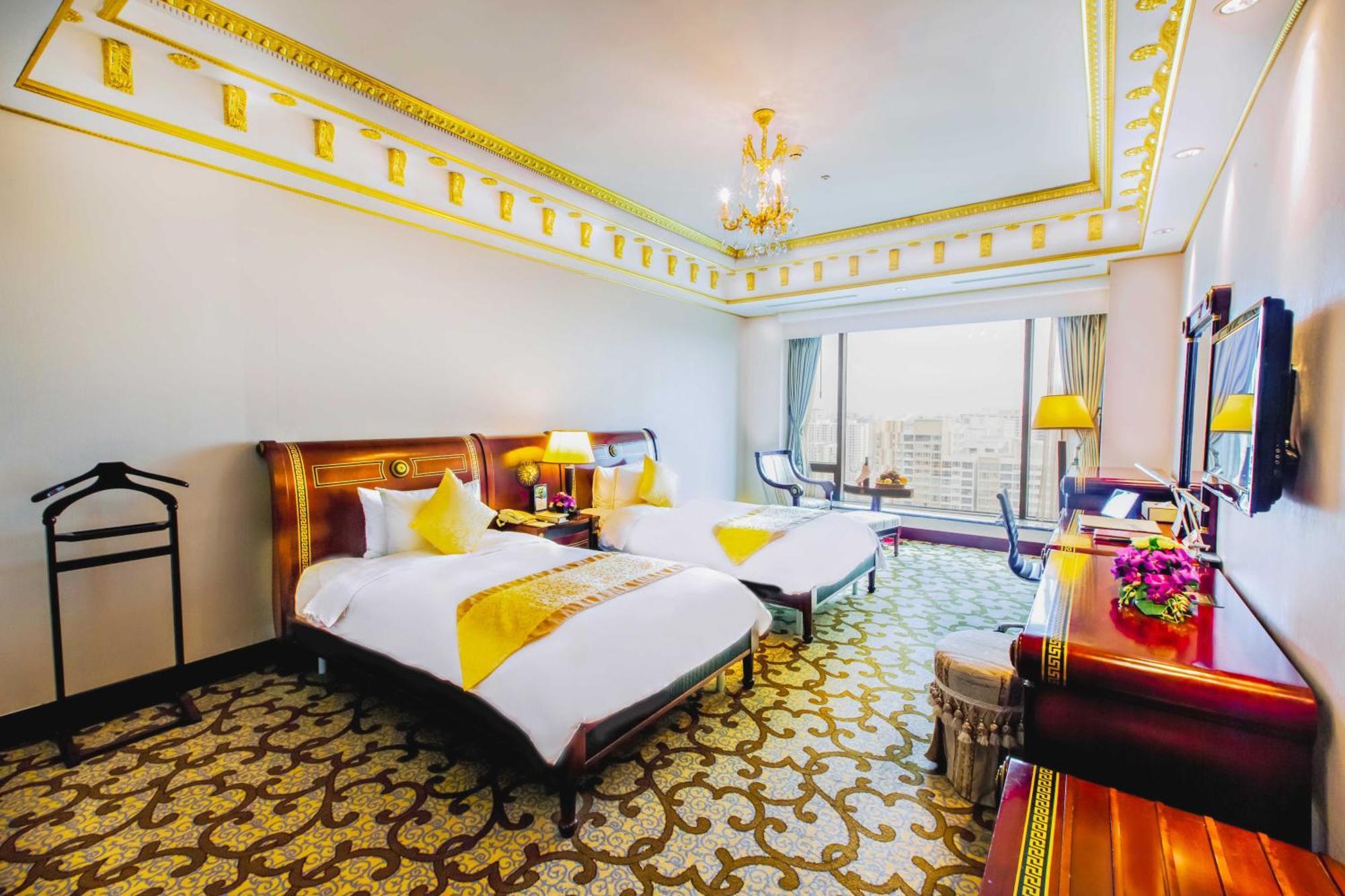 Grand Plaza