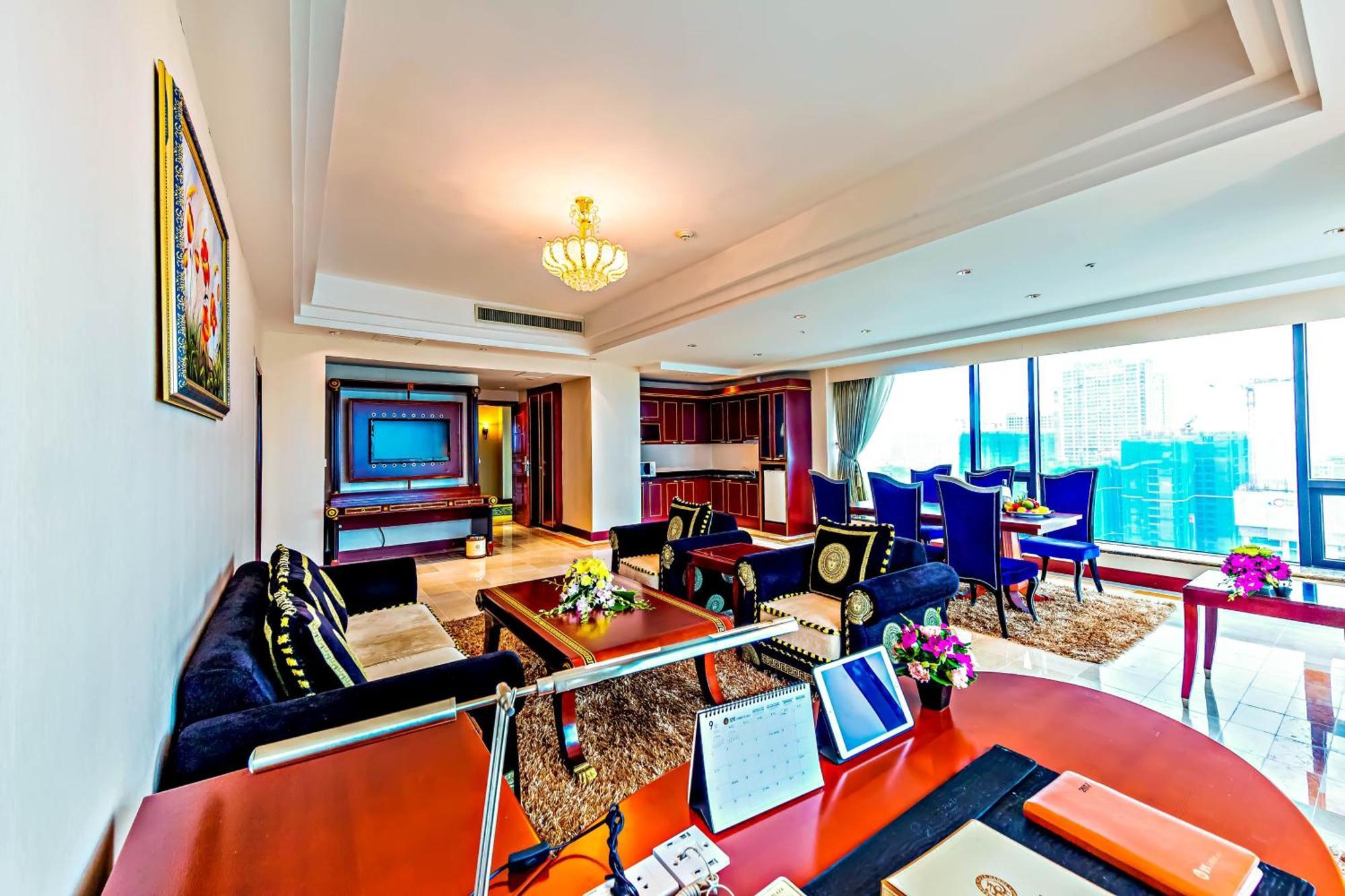 Grand Plaza