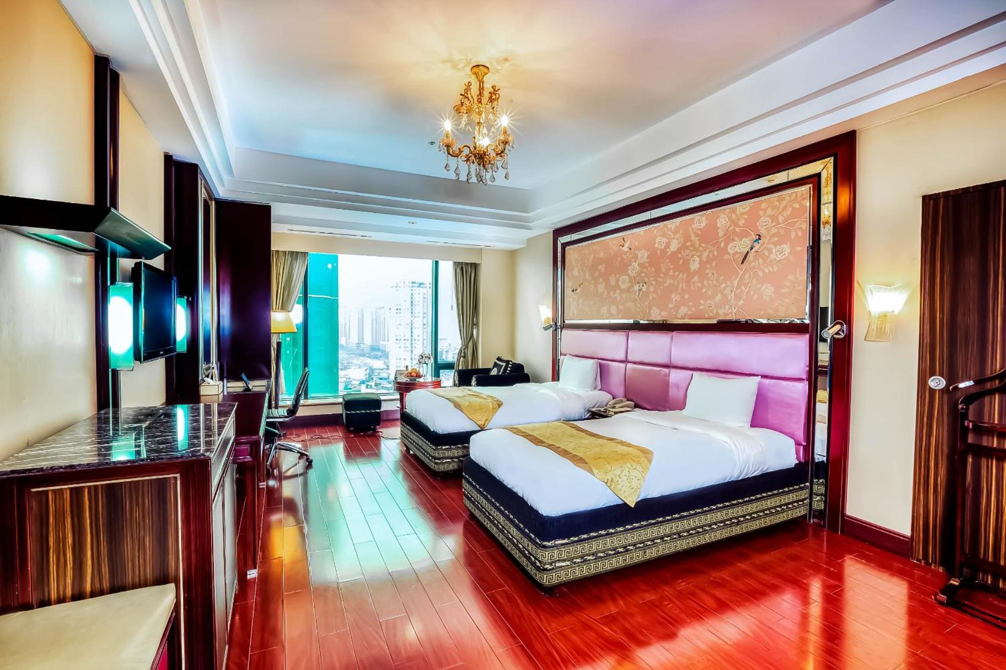 Hotel Grand Plaza 5*