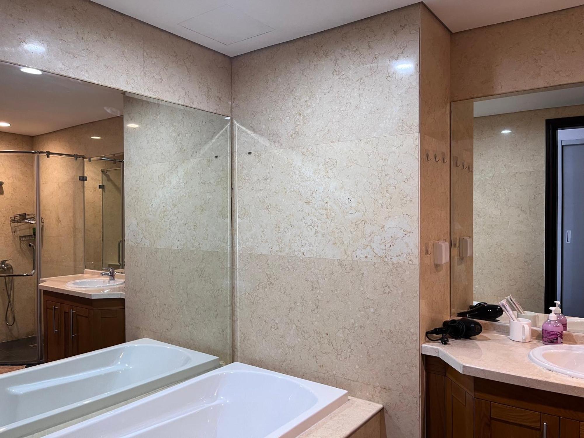 Vinhomes Royal Luxury 2 Br Căn hộ *