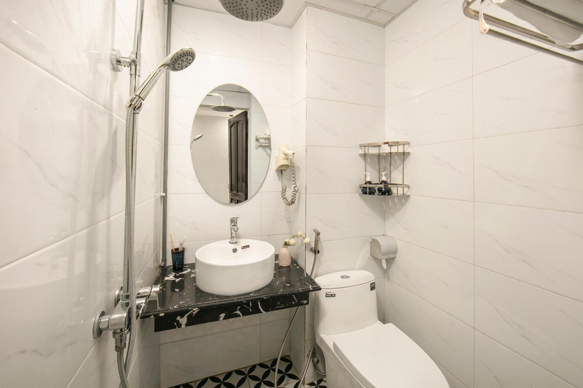 La Renta Premier & Hotel Hanoi