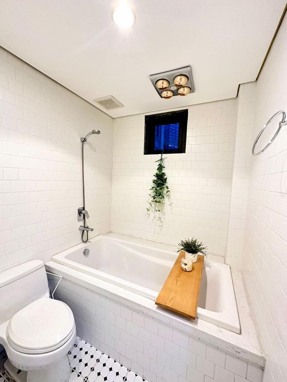 Lilyhome - Vinhomes D'capitale Services * Hanoi