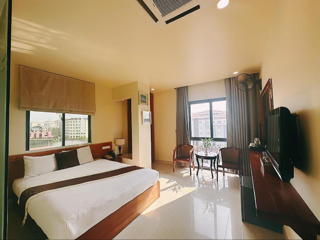 B & Travel - 5 Mins Hoan Kiem 2*