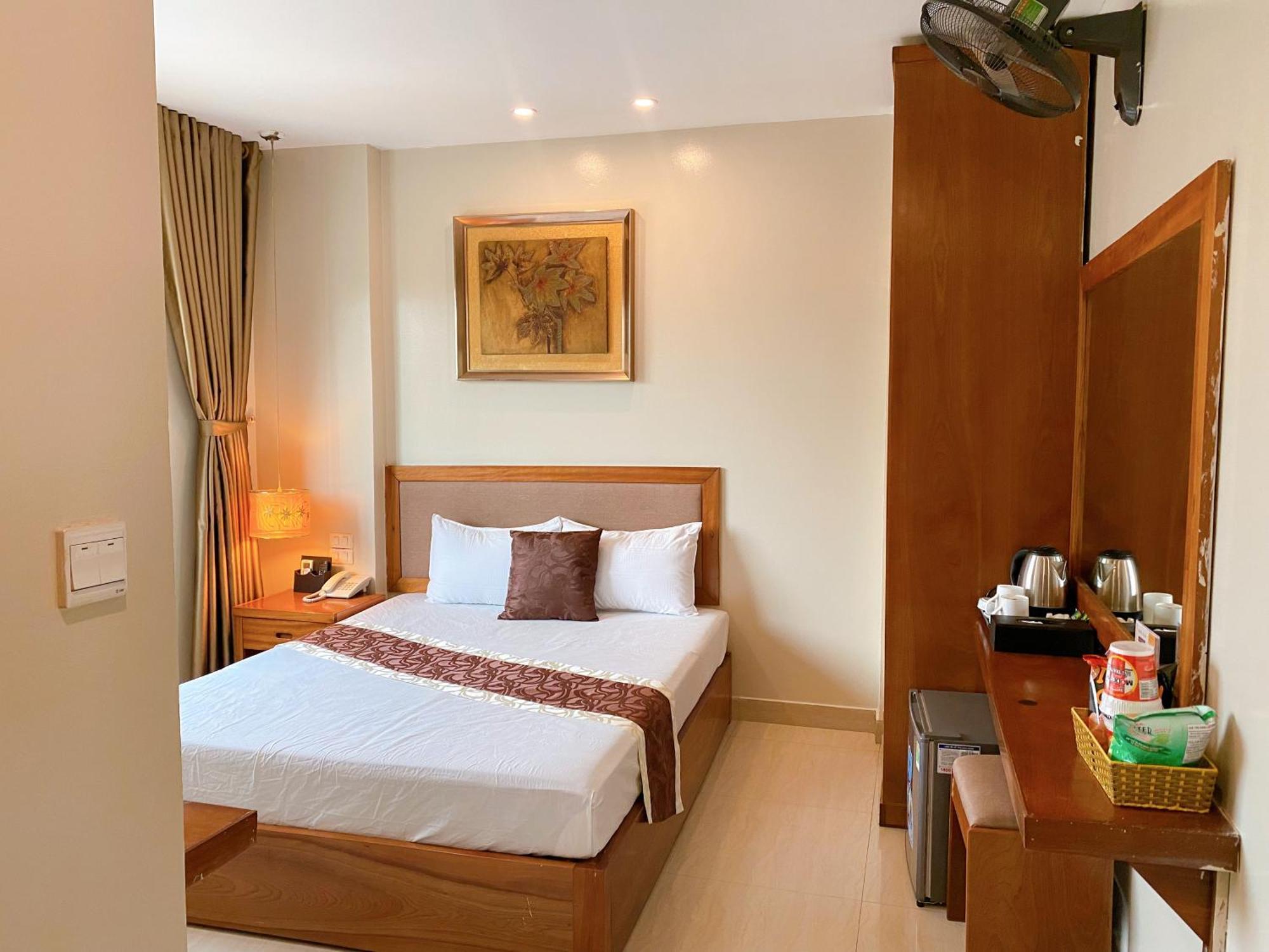 B & Travel - 5 Mins Hoan Kiem 2*
