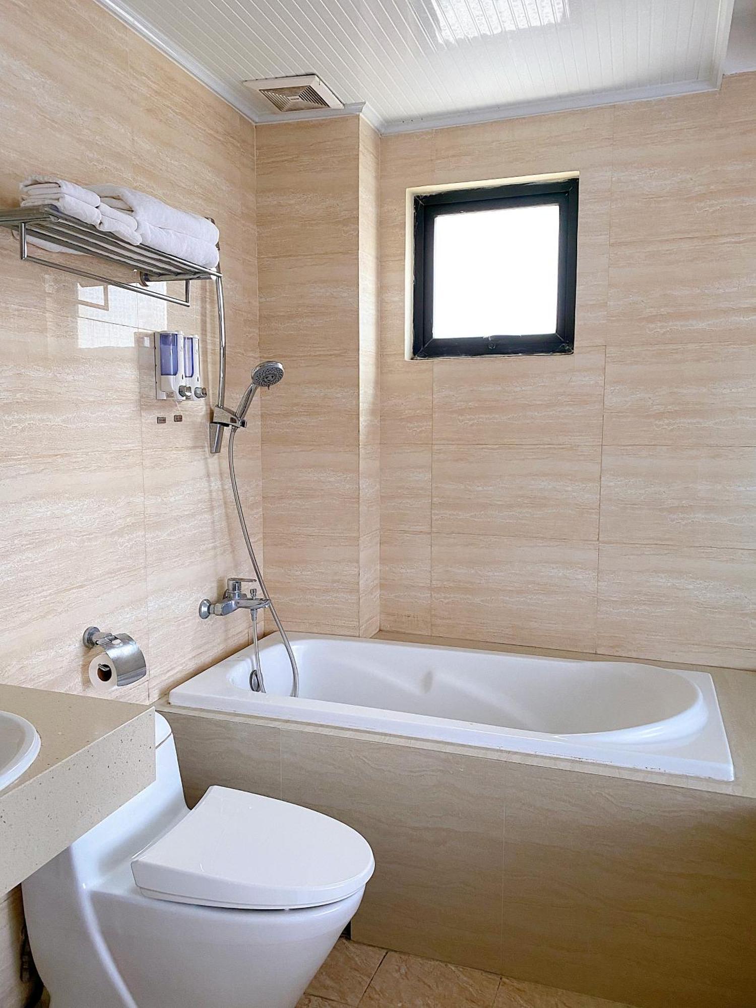 Hotel B & Travel - 5 Mins Hoan Kiem Hanoi