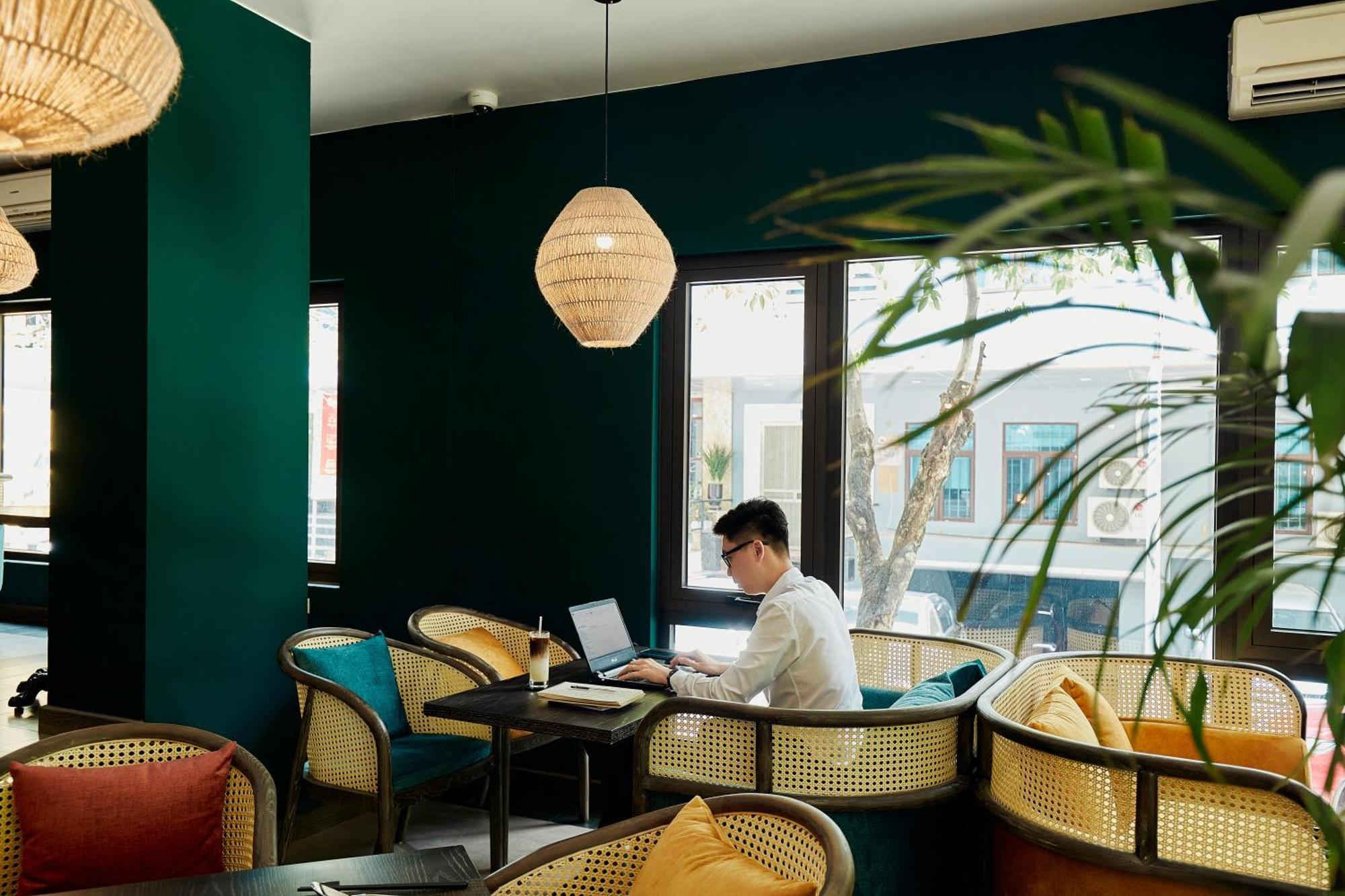 The Bloom Classic - And Bistro Apartment
