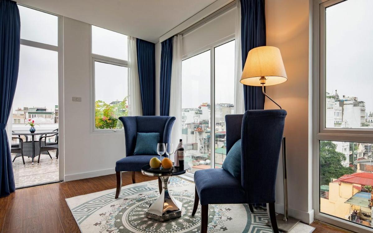 Victor Metropolis & Rooftop Bar In Hotel 4*