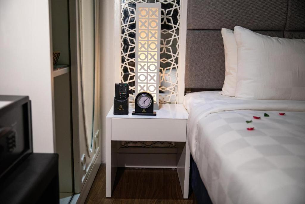 Hotel Victor Metropolis & Rooftop Bar In Hanoi