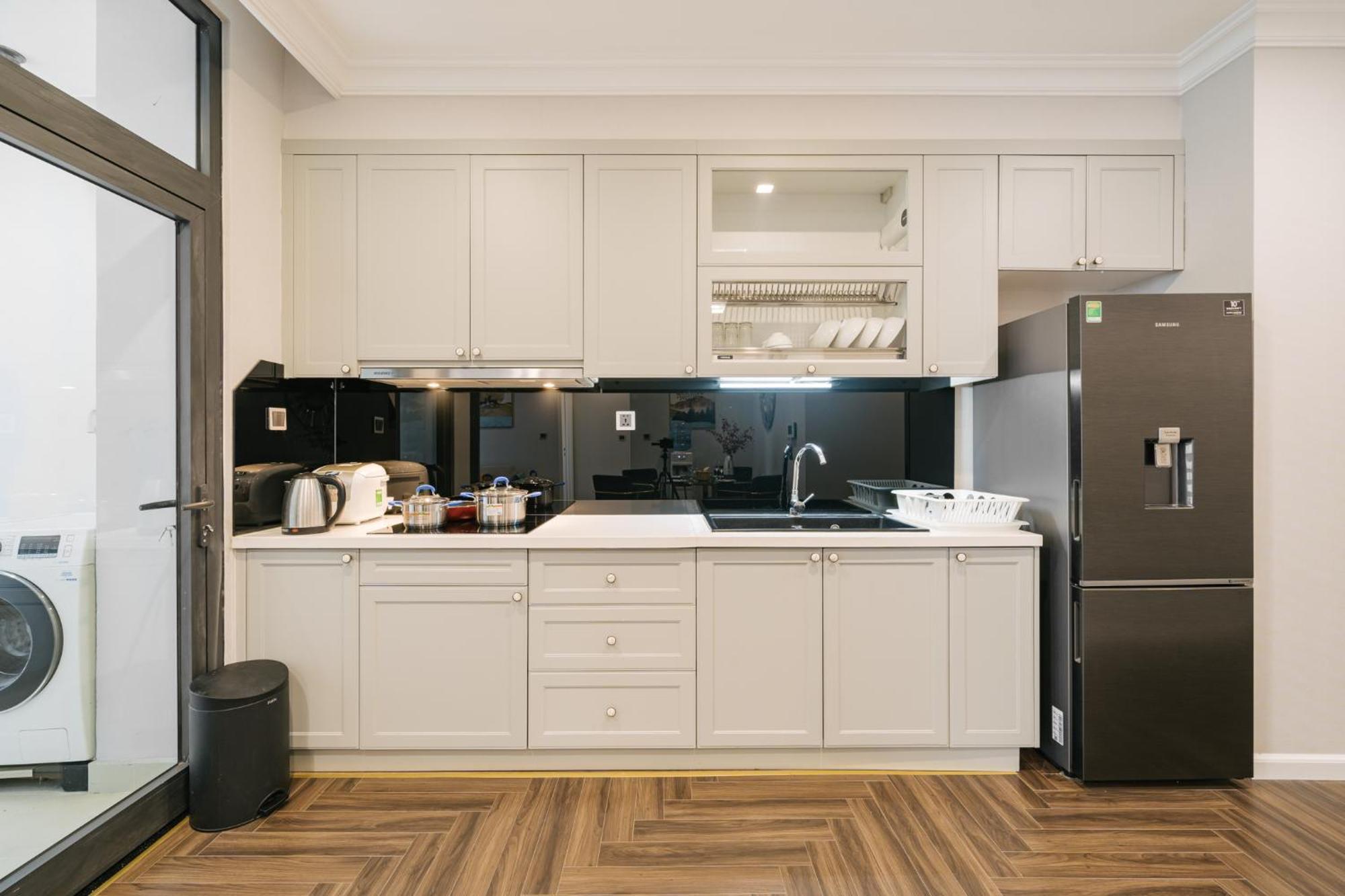 Shendo Vinhomes Metropolis Apartment *