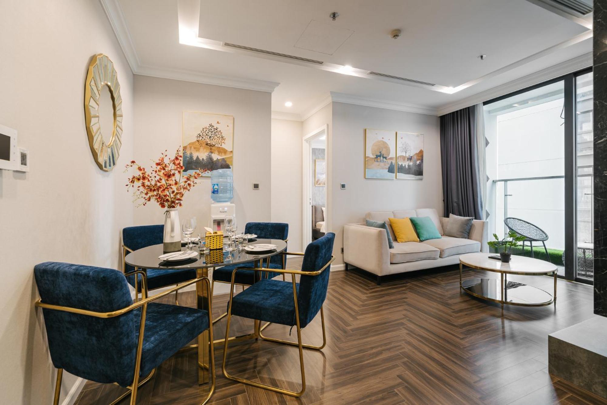 Shendo Vinhomes Metropolis Apartment *