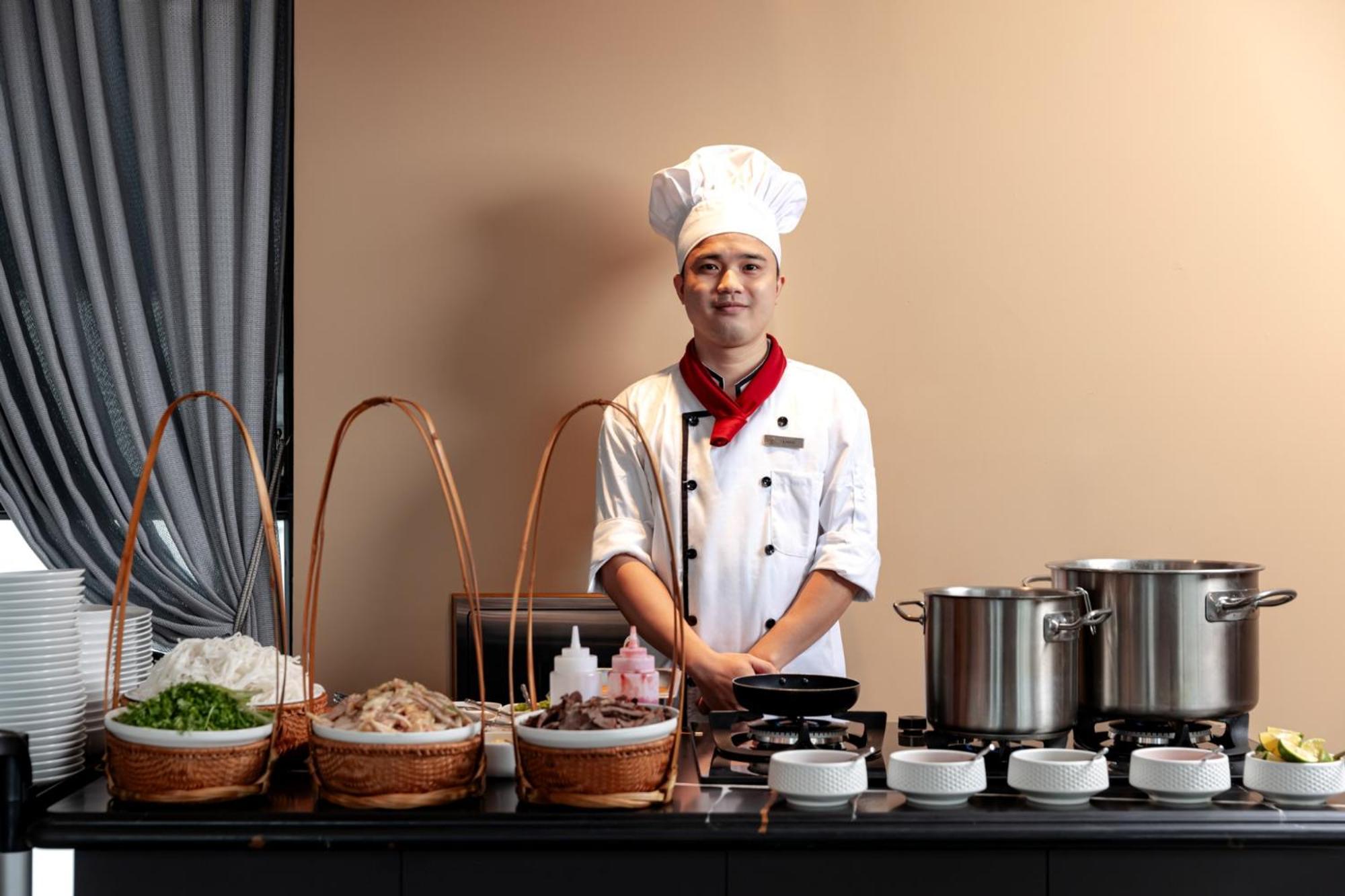 La Siesta Classic Hang Thung Hotel