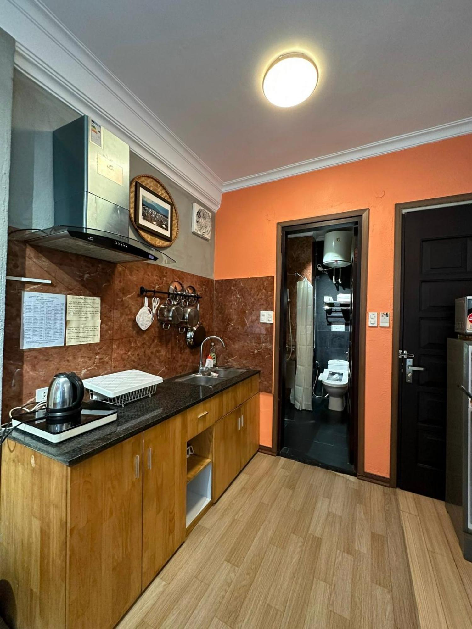 Elegant Studio Yet Kieu * Hanoi