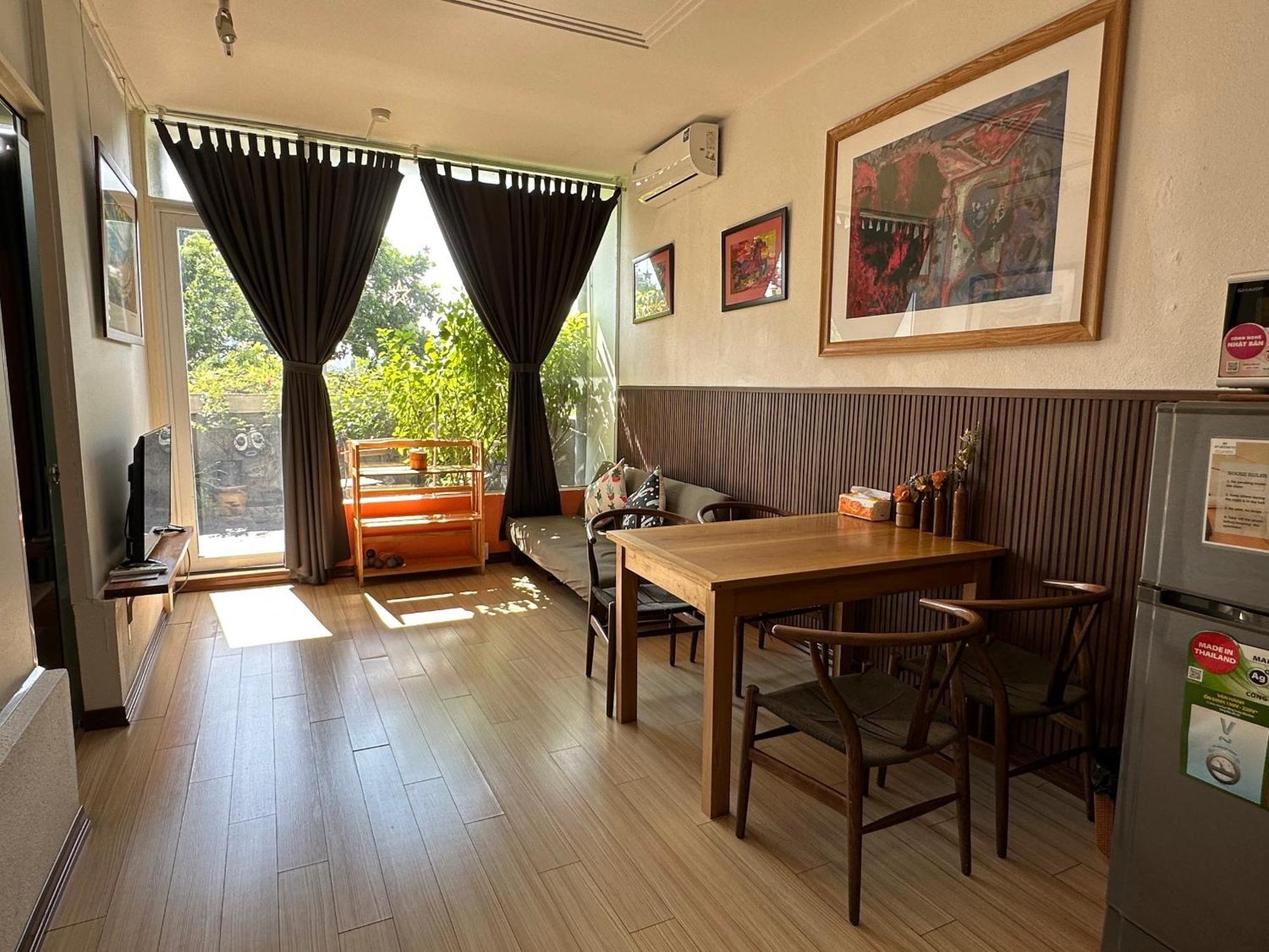 Elegant Studio Yet Kieu *
