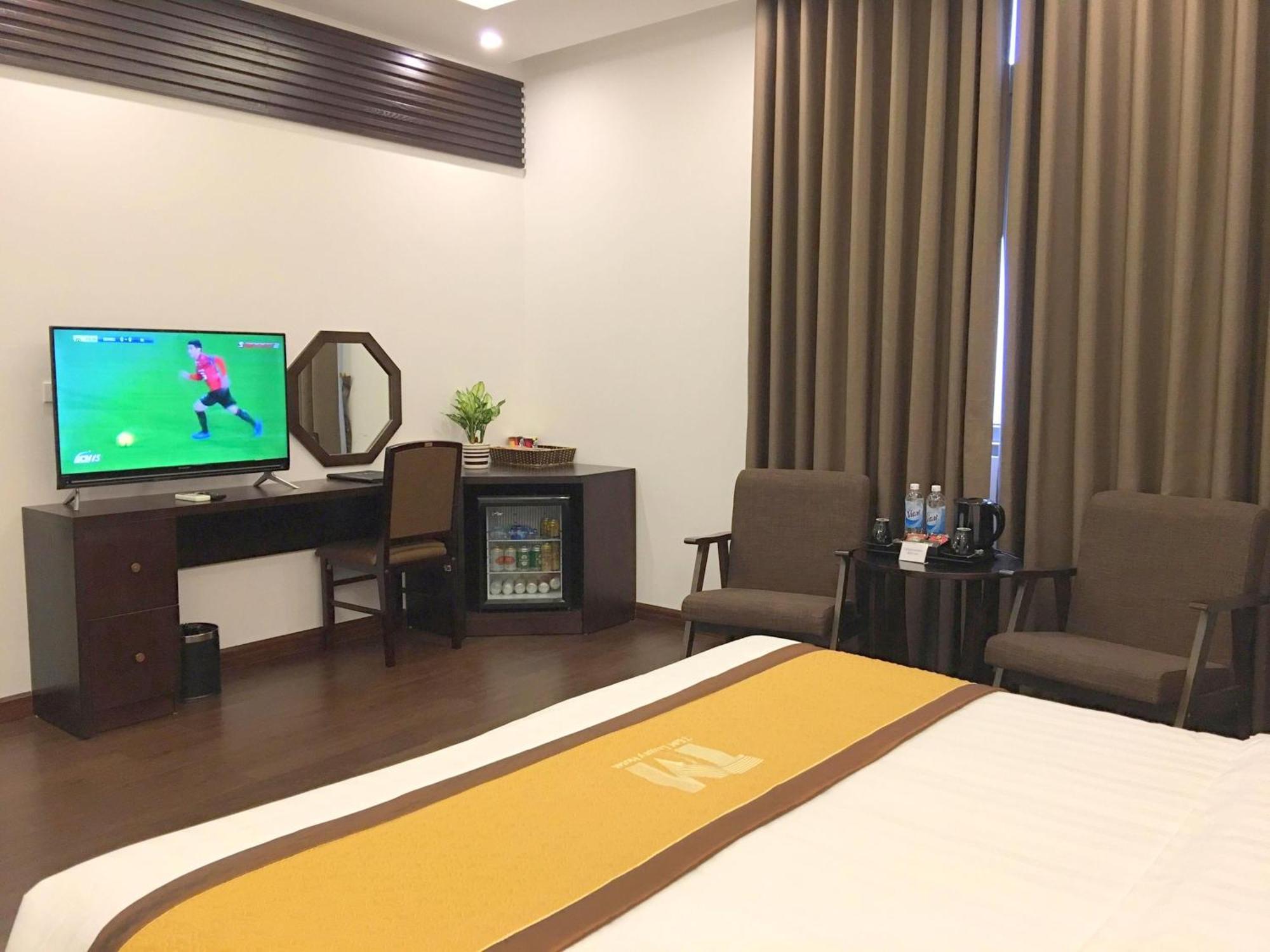 T&m Luxury Hotel
