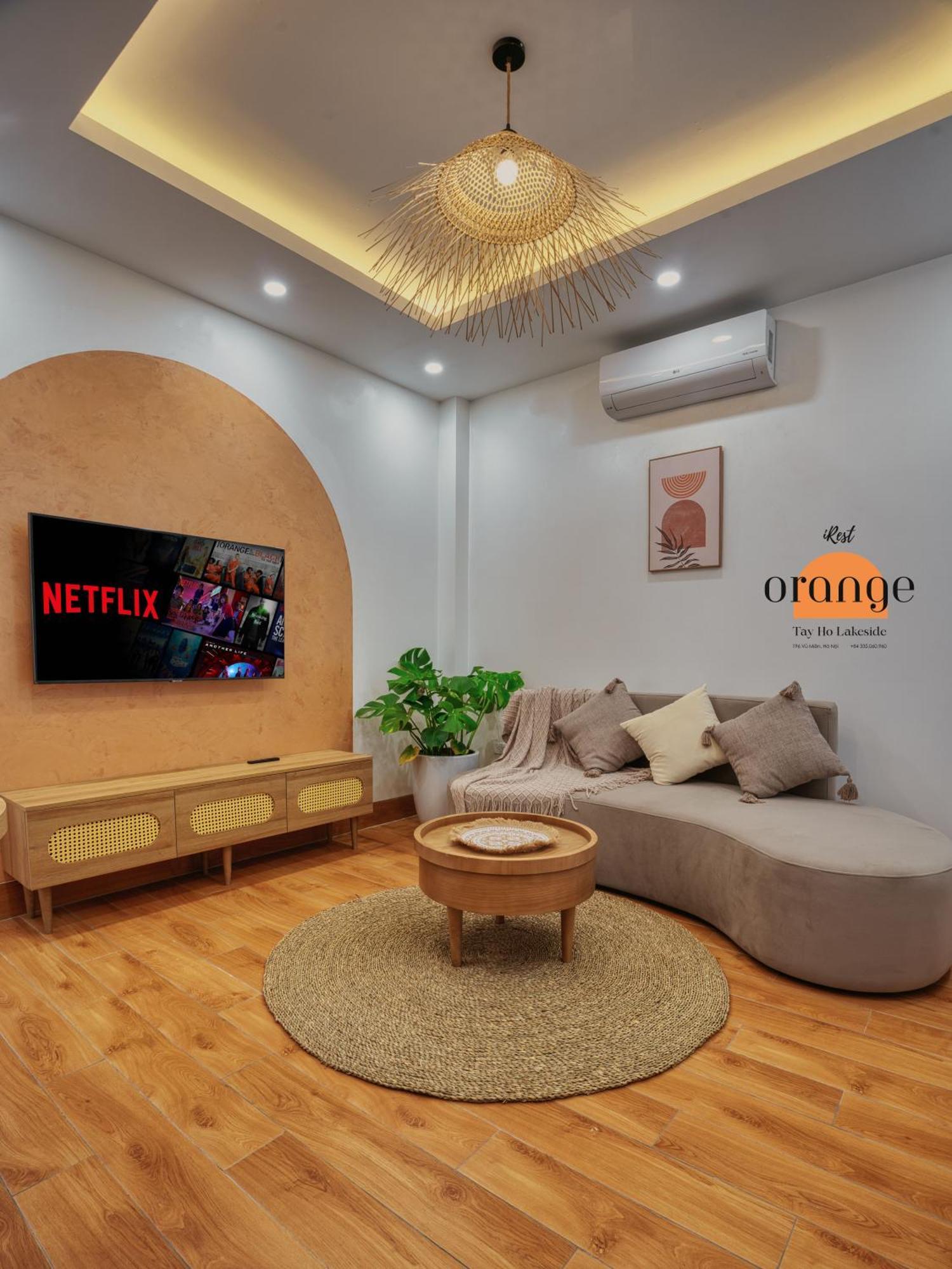 Khách sạn hẻo lánh Irest Orange Tay Ho Lakeside *