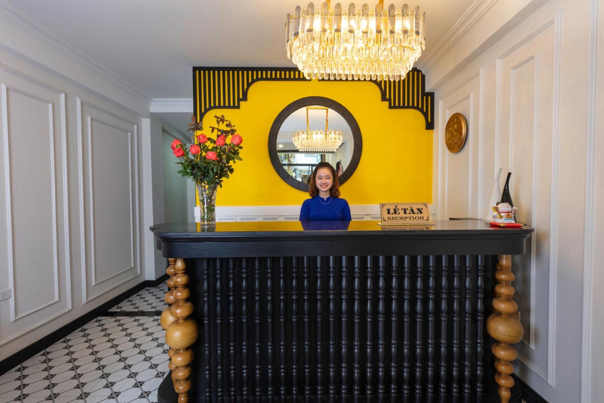 Hotel Queen Light Hanoi