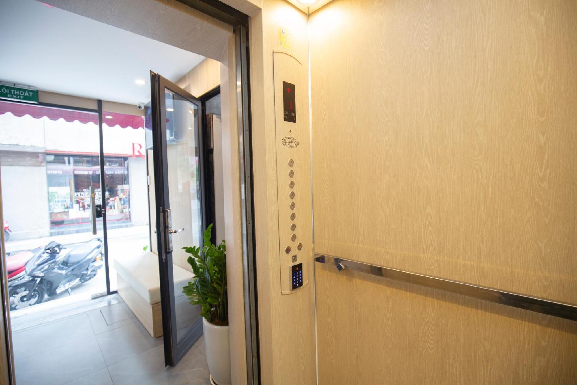 Sumitomo13 - At 81 Linh Lang Street Apartment *