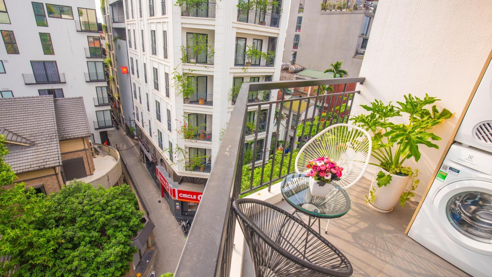 Sumitomo13 - At 81 Linh Lang Street *