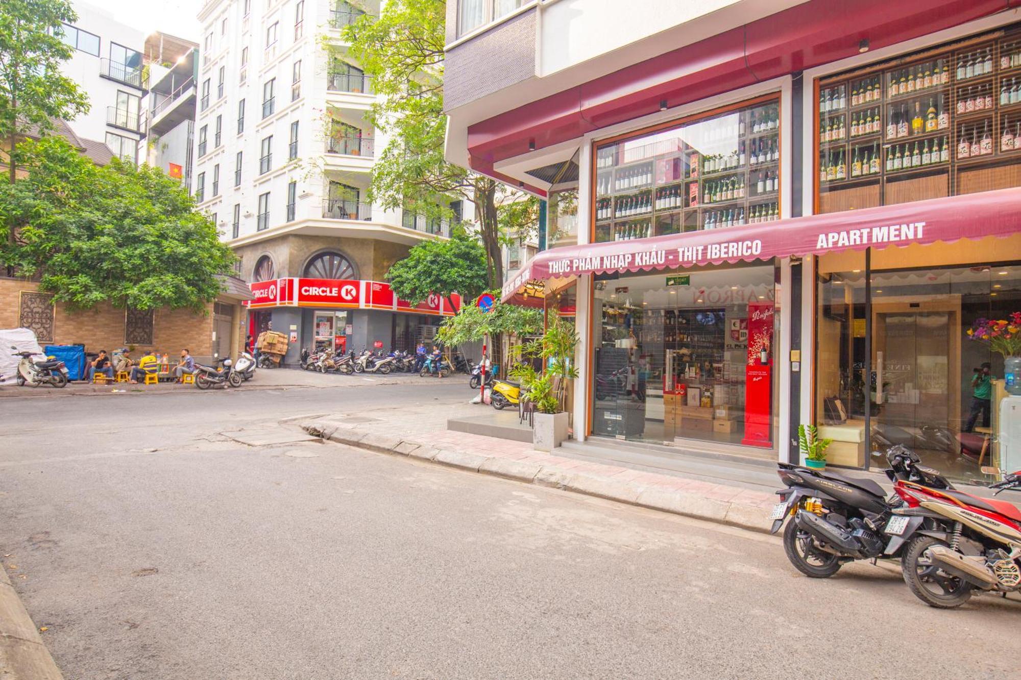 Sumitomo13 - At 81 Linh Lang Street Apartment *