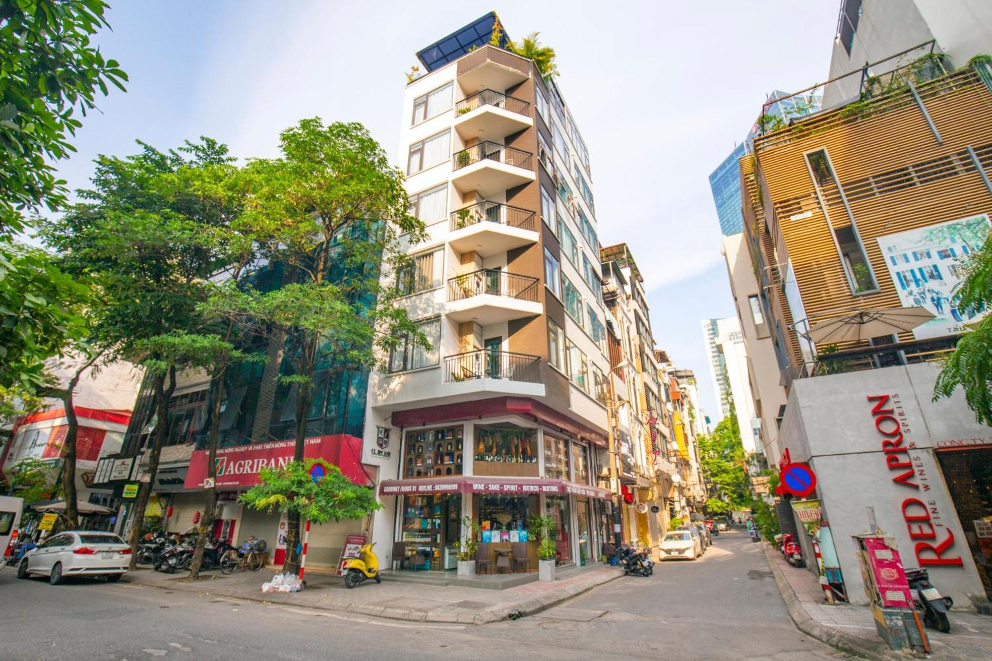 Sumitomo13 - At 81 Linh Lang Street