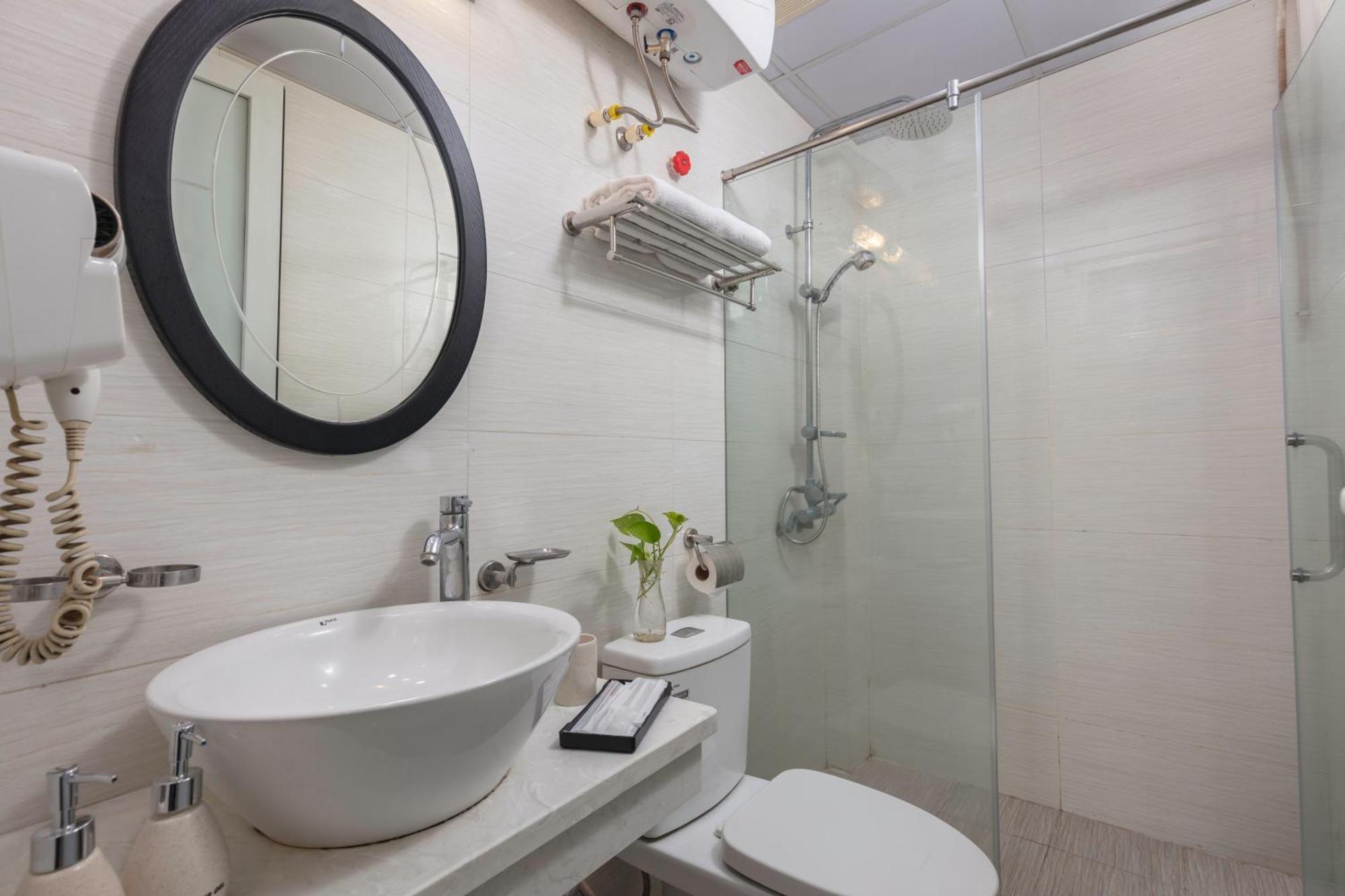 Queen Light Hotel 3*