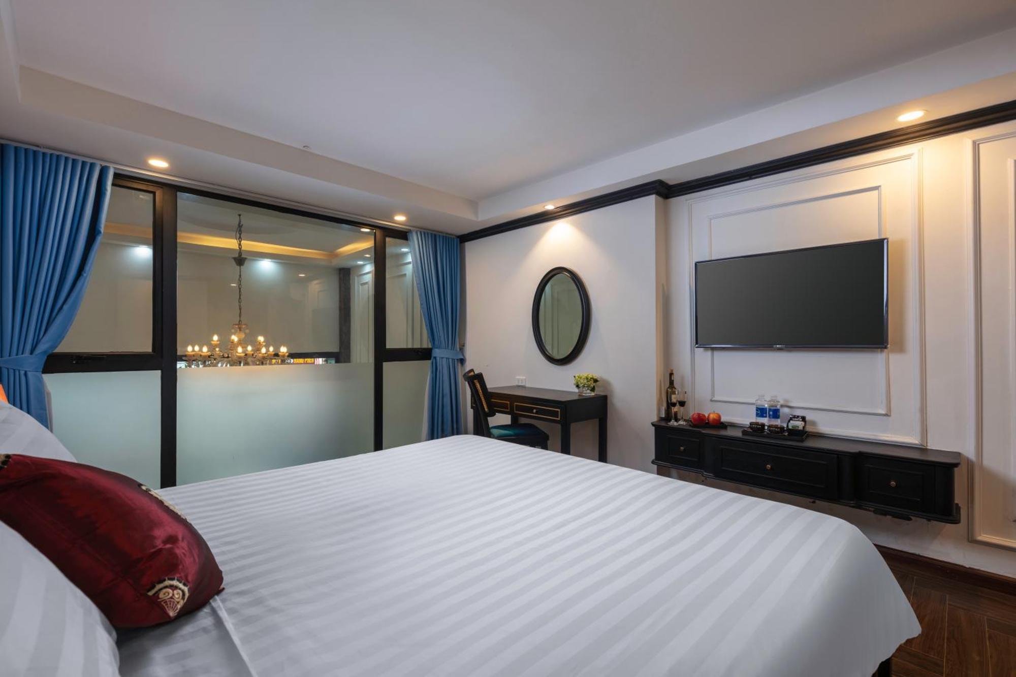 Hotel Queen Light 3*