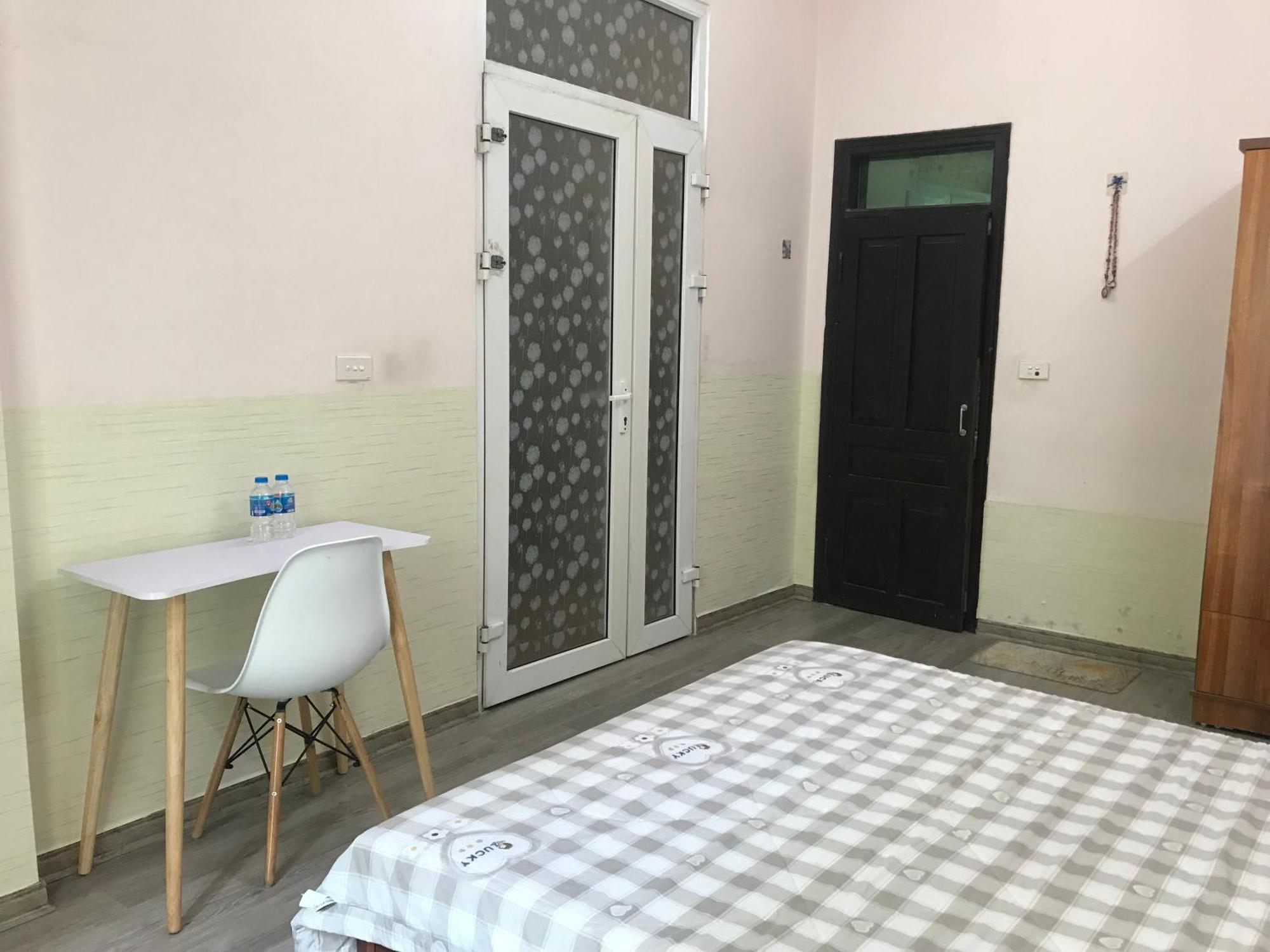 105 Lang Ha Apartment *