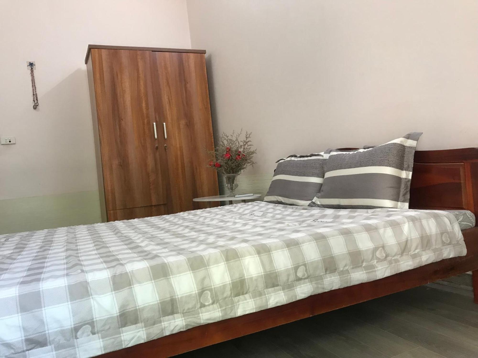 105 Lang Ha Apartment *