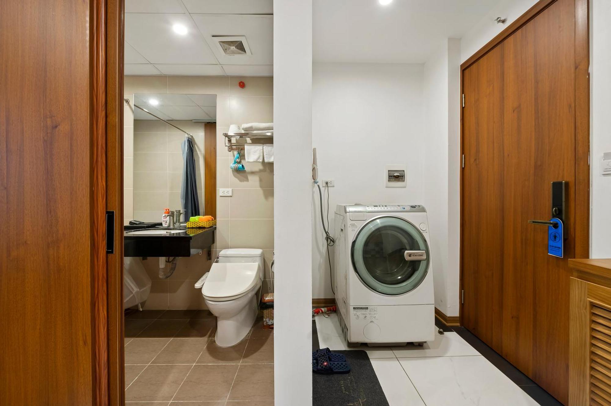 22housing Luxury & 39 Linh Lang Hanoi