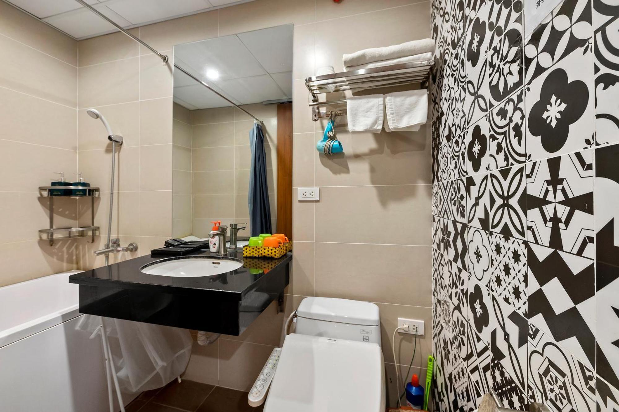 Apartment 22housing Luxury & 39 Linh Lang Hanoi